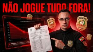 Candidato de concursos policiais estudando em casa marcando revisões em quadro de lembretes