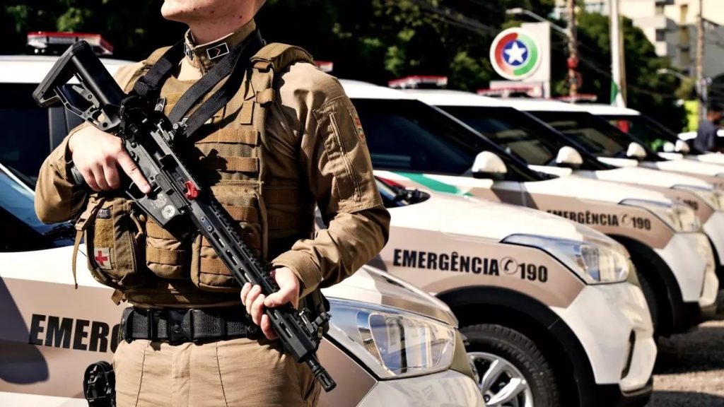 Quadro de estudos com matérias do concurso da PM SC organizadas por cores