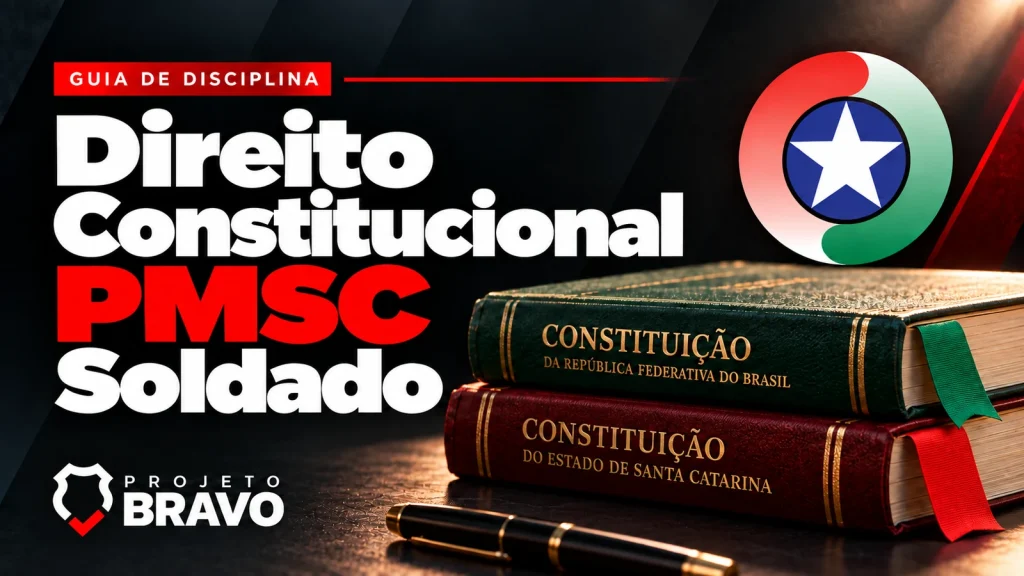 Capa sobre direito constitucional para PMSC Soldado, com dois volumes da Constituição brasileira e de Santa Catarina com fitas lisas verde e vermelha, símbolo da PMSC e marca Projeto Bravo.